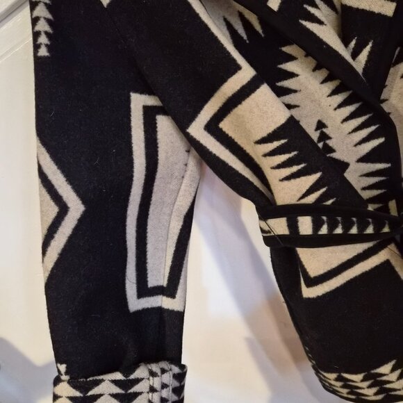 Pendleton Wool Wrap Jacket, Size Large Black and White - Picture 6 of 6